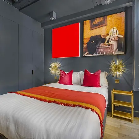 Bleu Nuit Apartment *
